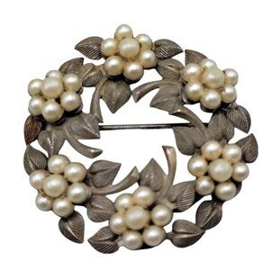 Vintage Silver-Tone Wreath Brooch Faux Pearl Clusters Floral Design Jewelry